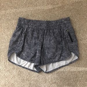 Lululemon tracker short 4”